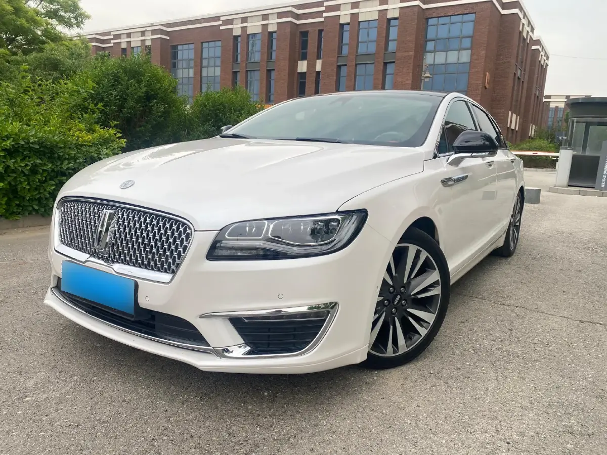 2019 Lincoln MKZ 2.0T 253HP L4 6AT