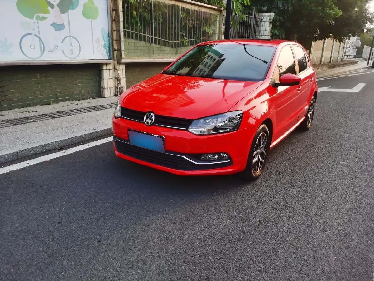 2016 Volkswagen Polo 1.6L 110HP L4 5MT