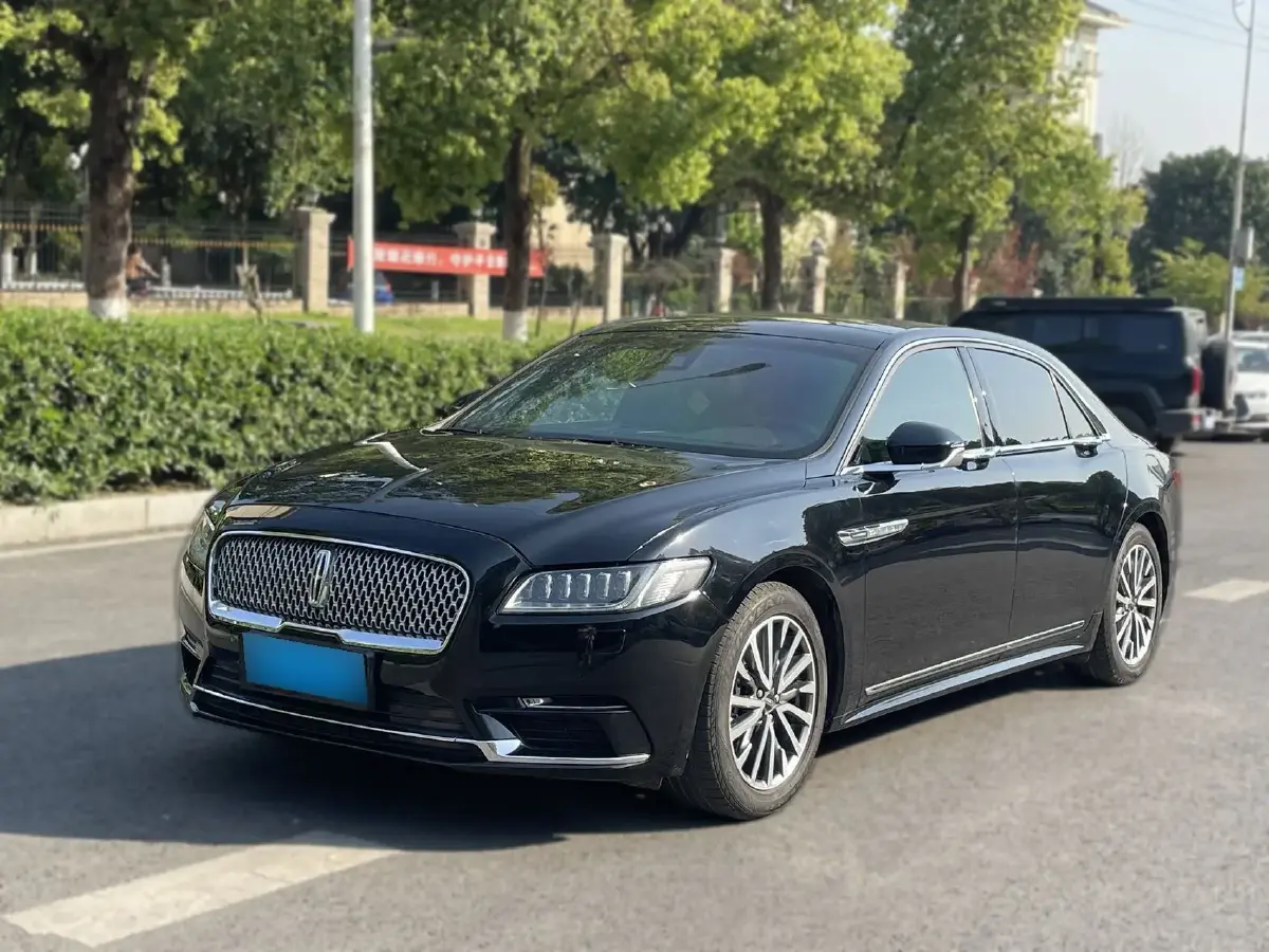 2019 Lincoln Continental 2.0T 261HP L4 6AT
