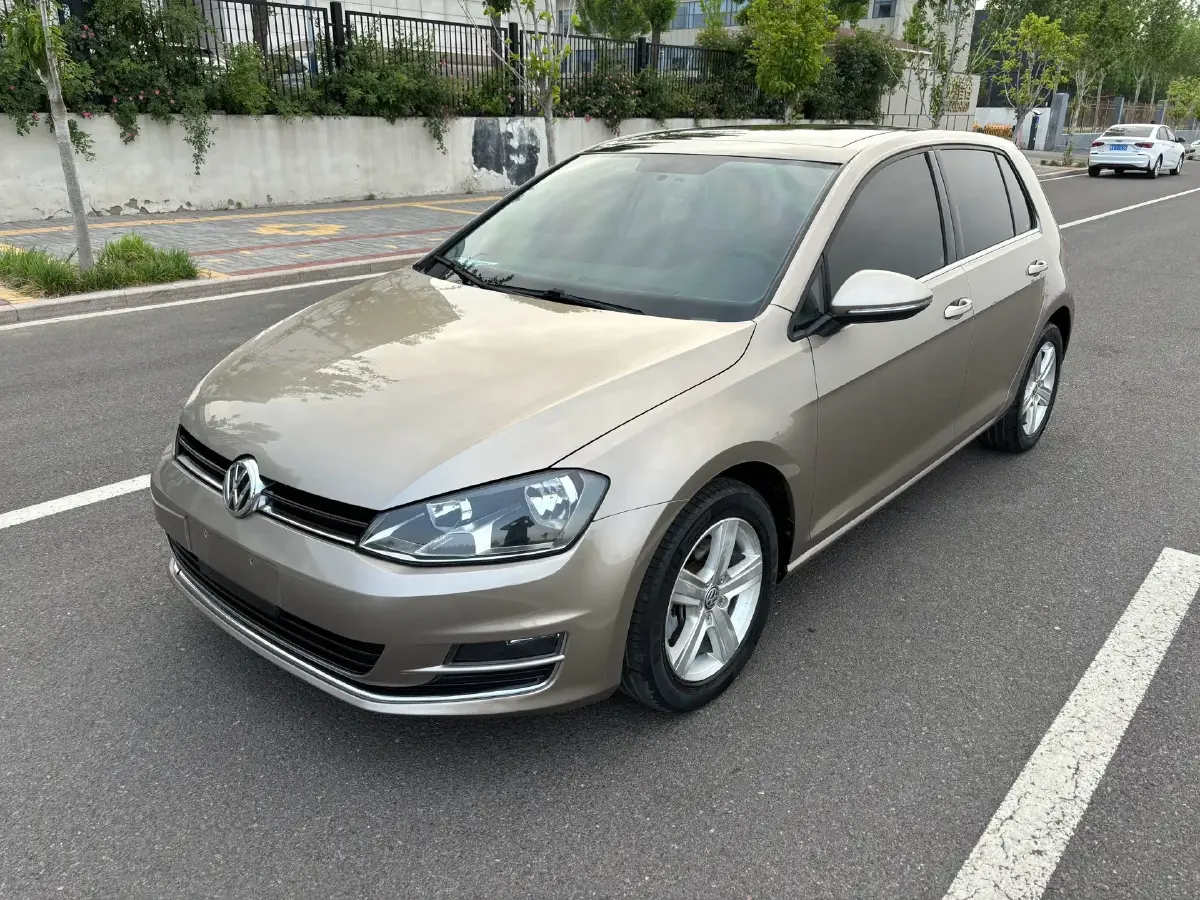 2015 Volkswagen Golf 1.4T 131HP L4 5MT