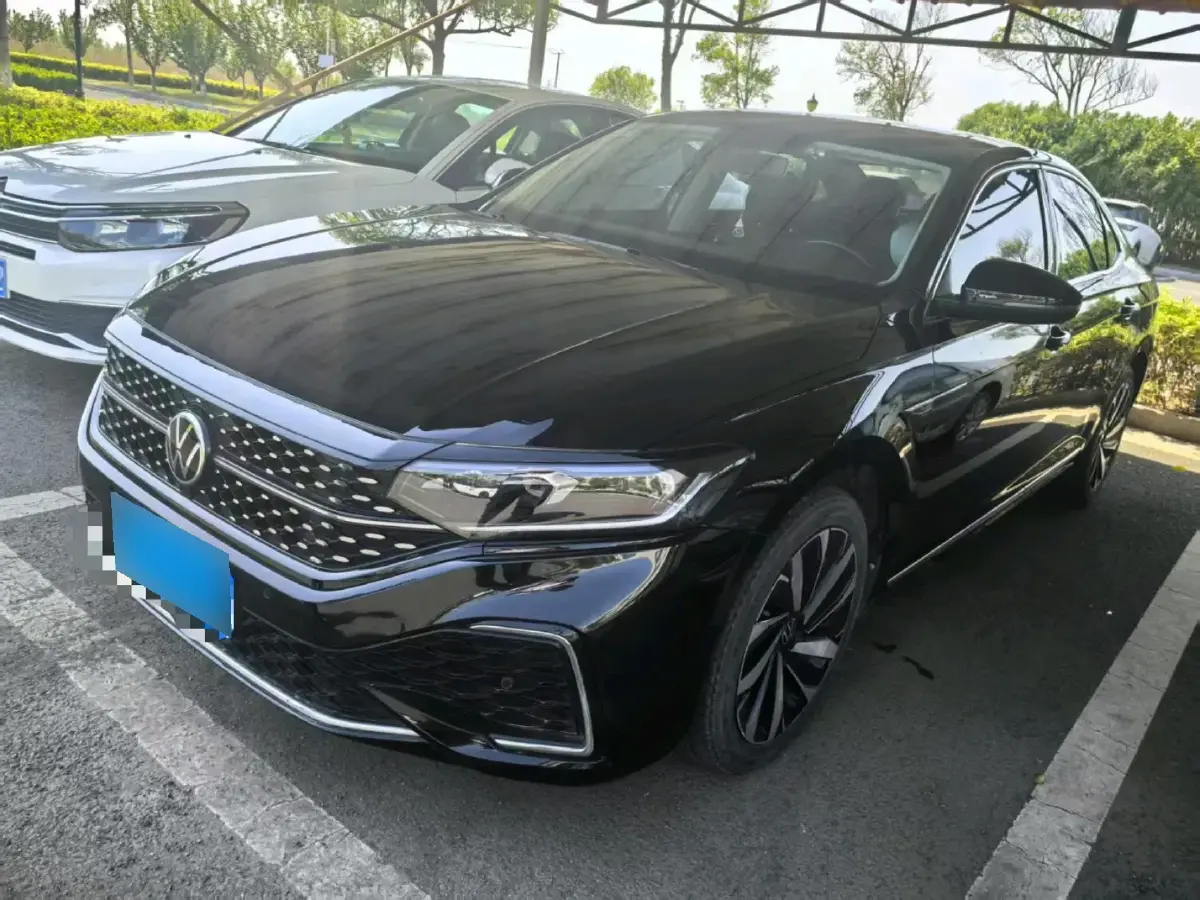 2022 Volkswagen Passat 2.0T 186HP L4 7DCT