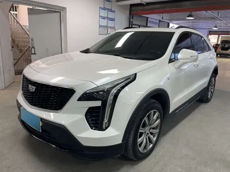 2018 Cadillac XT4 2.0T 241HP L4 9AT