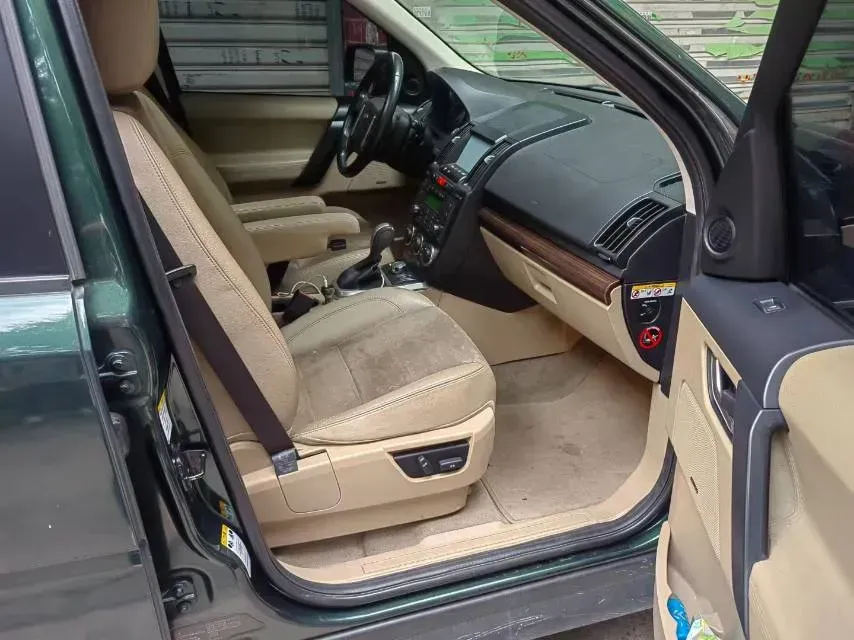 2011 Land Rover Freelander 2 3.2L 233HP L6 6AT,autocango,china used car exporter,china ev exporter,chinese used car exporter,chinese used ev exporter