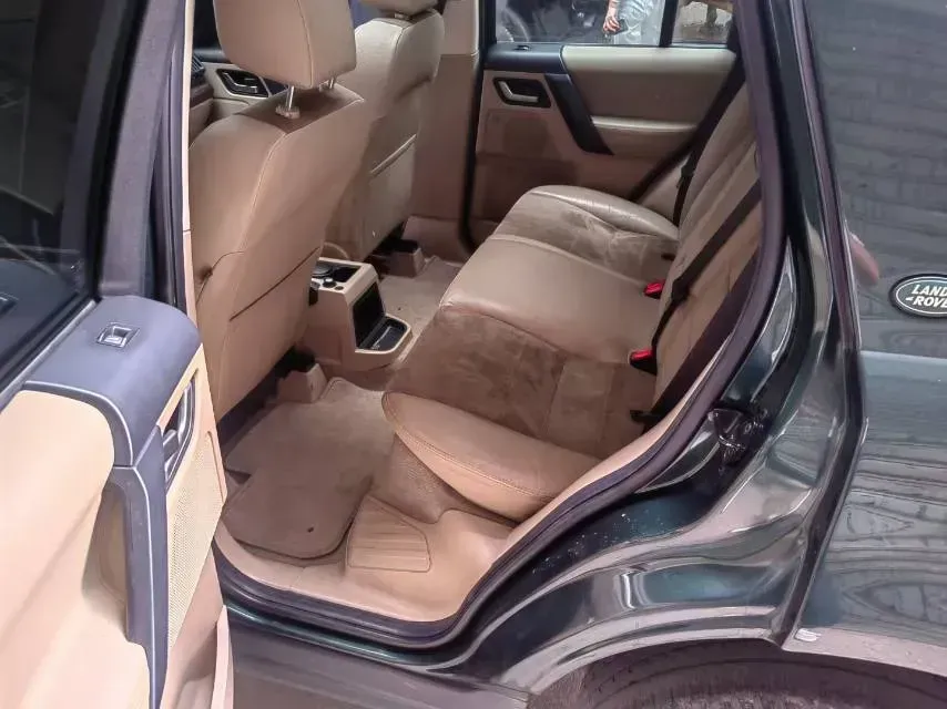 2011 Land Rover Freelander 2 3.2L 233HP L6 6AT,autocango,china used car exporter,china ev exporter,chinese used car exporter,chinese used ev exporter