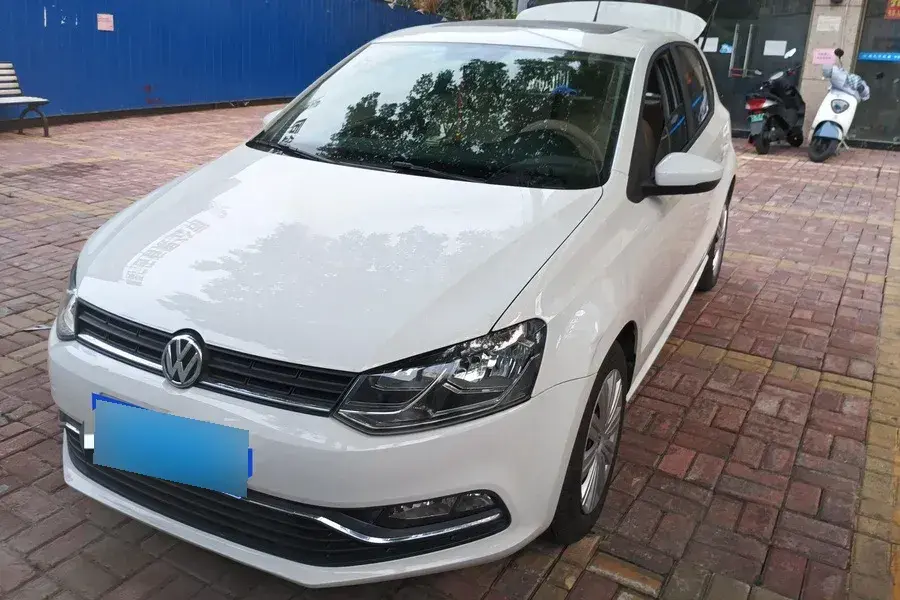 2016 Volkswagen Polo 1.6L 110HP L4 5MT