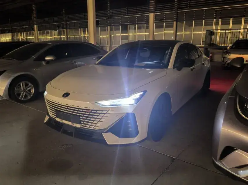 2022 ChangAn UNI-V 1.5T 188HP L4 7DCT