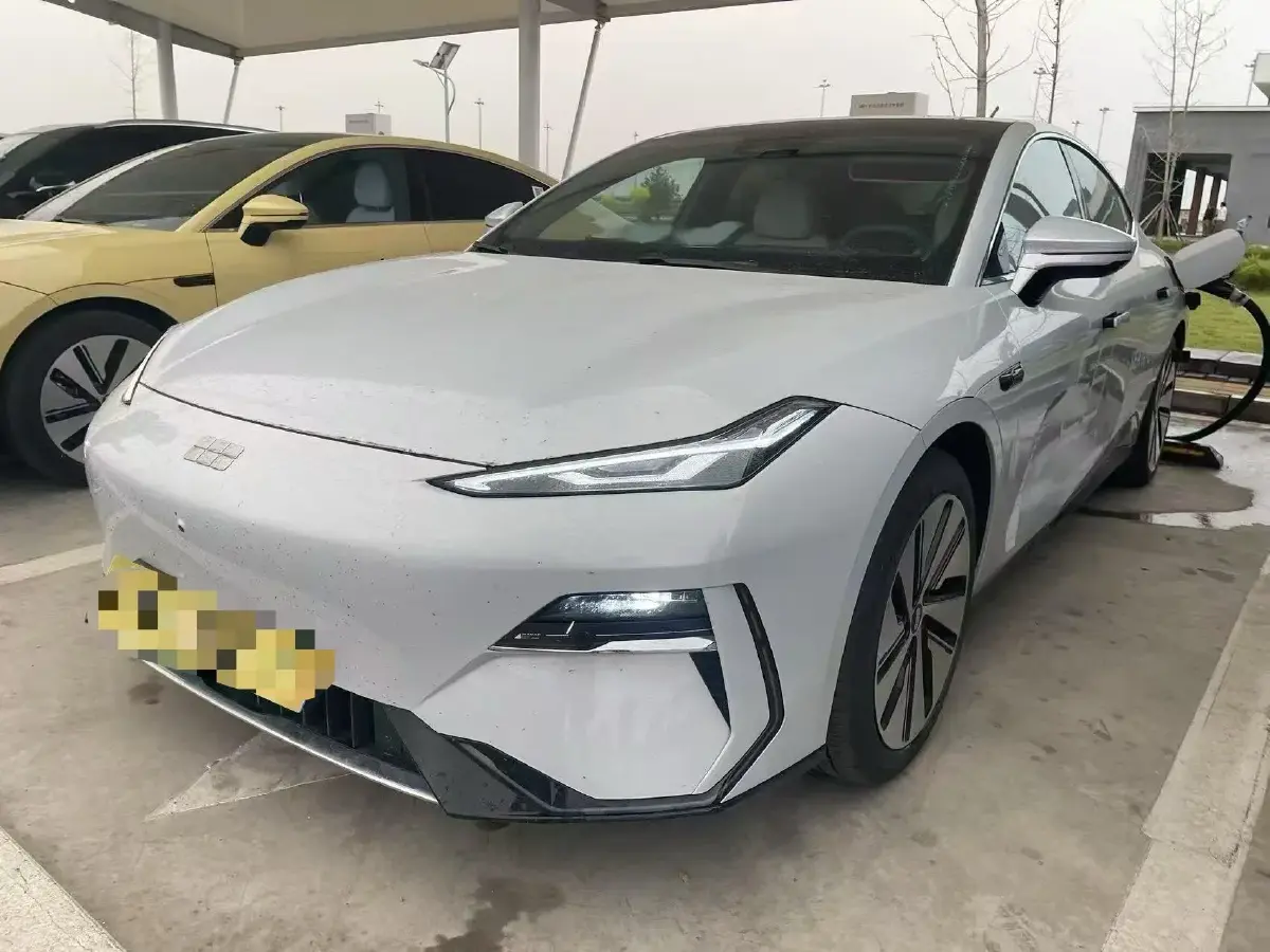 2024 Geely Galaxy E8 BEV 76KWH