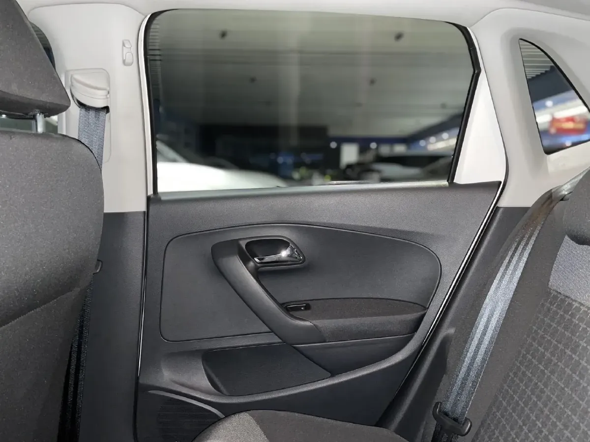 2016 Volkswagen Polo 1.6L 110HP L4 5MT,autocango,china used car exporter,china ev exporter,chinese used car exporter,chinese used ev exporter