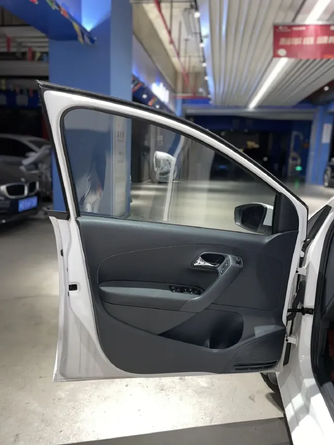 2016 Volkswagen Polo 1.6L 110HP L4 5MT,autocango,china used car exporter,china ev exporter,chinese used car exporter,chinese used ev exporter