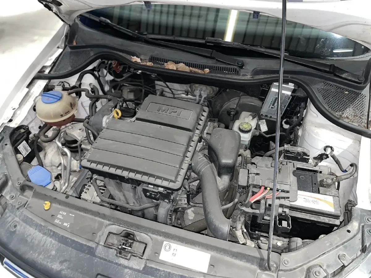 2016 Volkswagen Polo 1.6L 110HP L4 5MT,autocango,china used car exporter,china ev exporter,chinese used car exporter,chinese used ev exporter