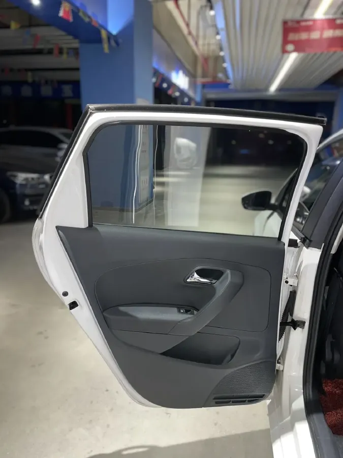 2016 Volkswagen Polo 1.6L 110HP L4 5MT,autocango,china used car exporter,china ev exporter,chinese used car exporter,chinese used ev exporter