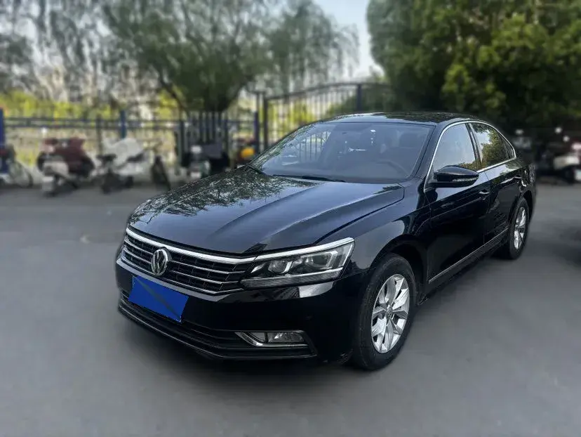 2017 Volkswagen Passat 1.8T 180HP L4 7DCT