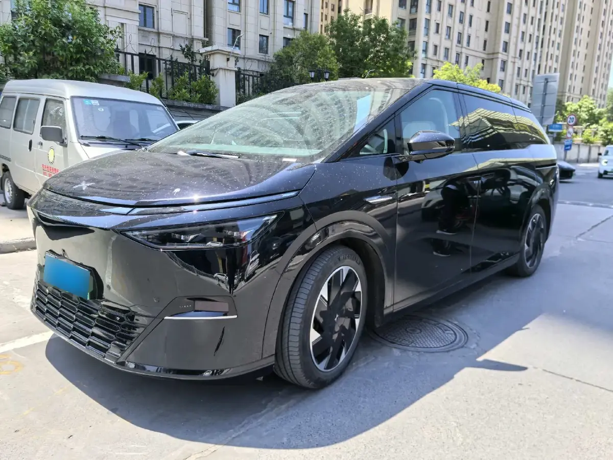 2024 Xpeng X9 BEV 101.5KWH