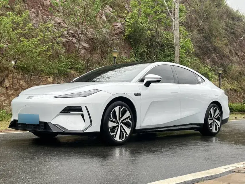 2024 Geely Galaxy E8 BEV 76KWH