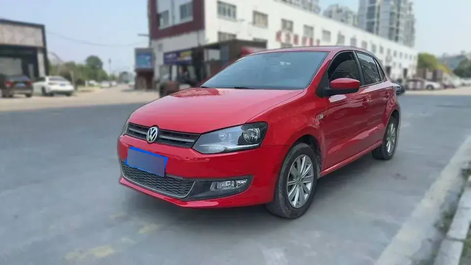 2013 Volkswagen Polo 1.6L 105HP L4 6AT