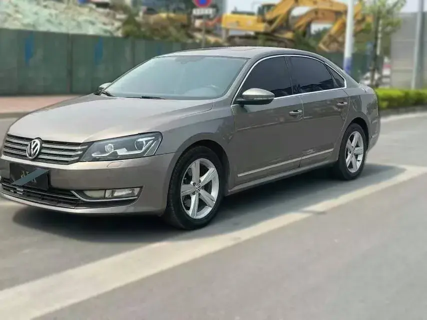 2013 Volkswagen Passat 2.0T 200HP L4 6DCT