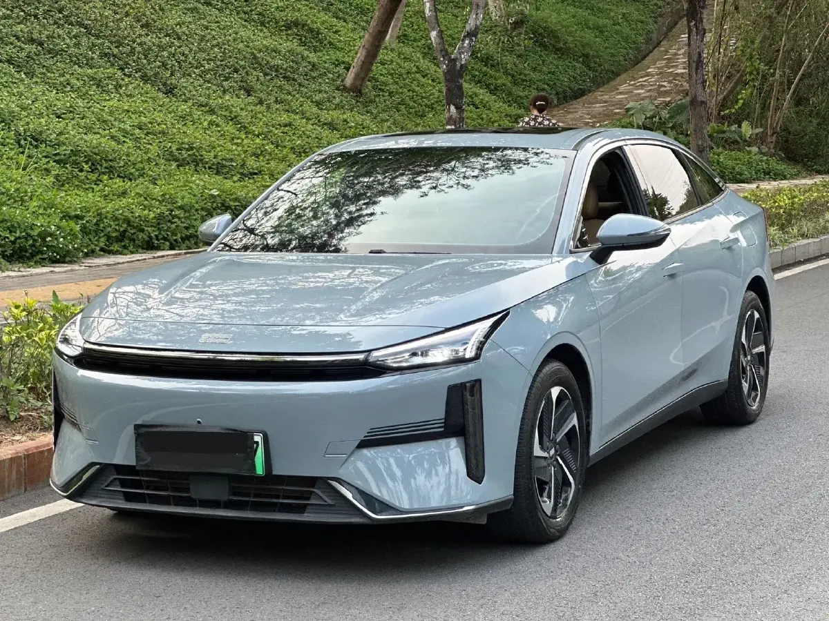 2023 Geely Galaxy L6 1.5T 163HP L4 3DHT PHEV