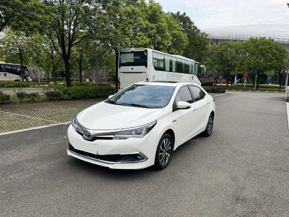 2018 Toyota Corolla 1.8L 99HP L4 E-CVT Hybrid