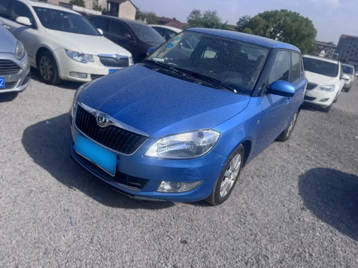 2012 Skoda Fabia 1.4L 86HP L4 5MT