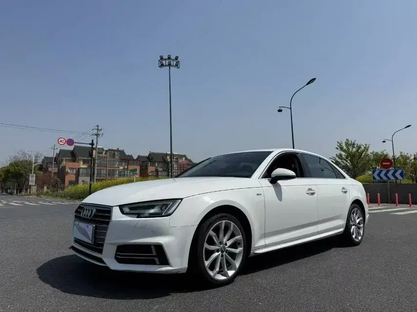 2018 Audi A4L 2.0T 190HP L4 7DCT