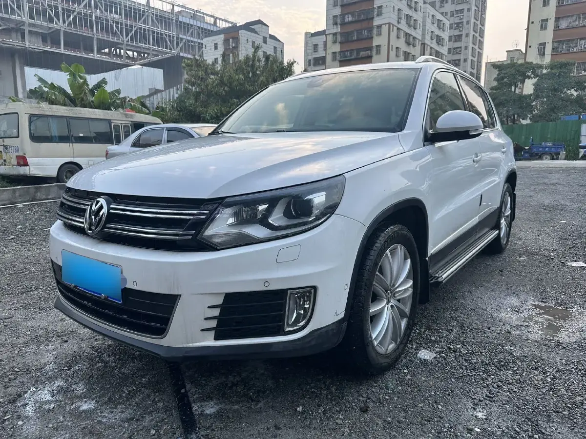2013 Volkswagen Tiguan 2.0T 200HP L4 6AT