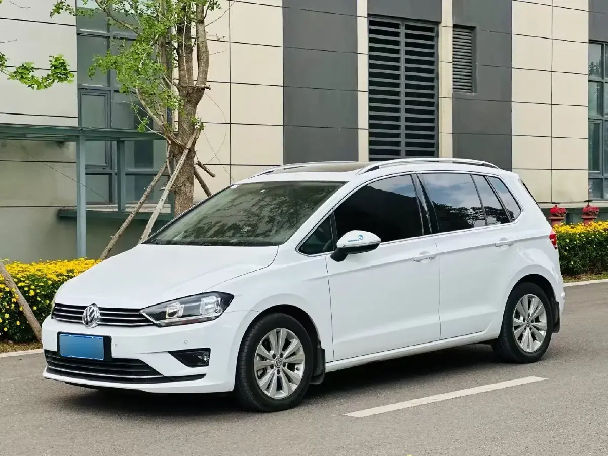 2016 Volkswagen Golf Sportsvan 1.4T 131HP L4 5MT