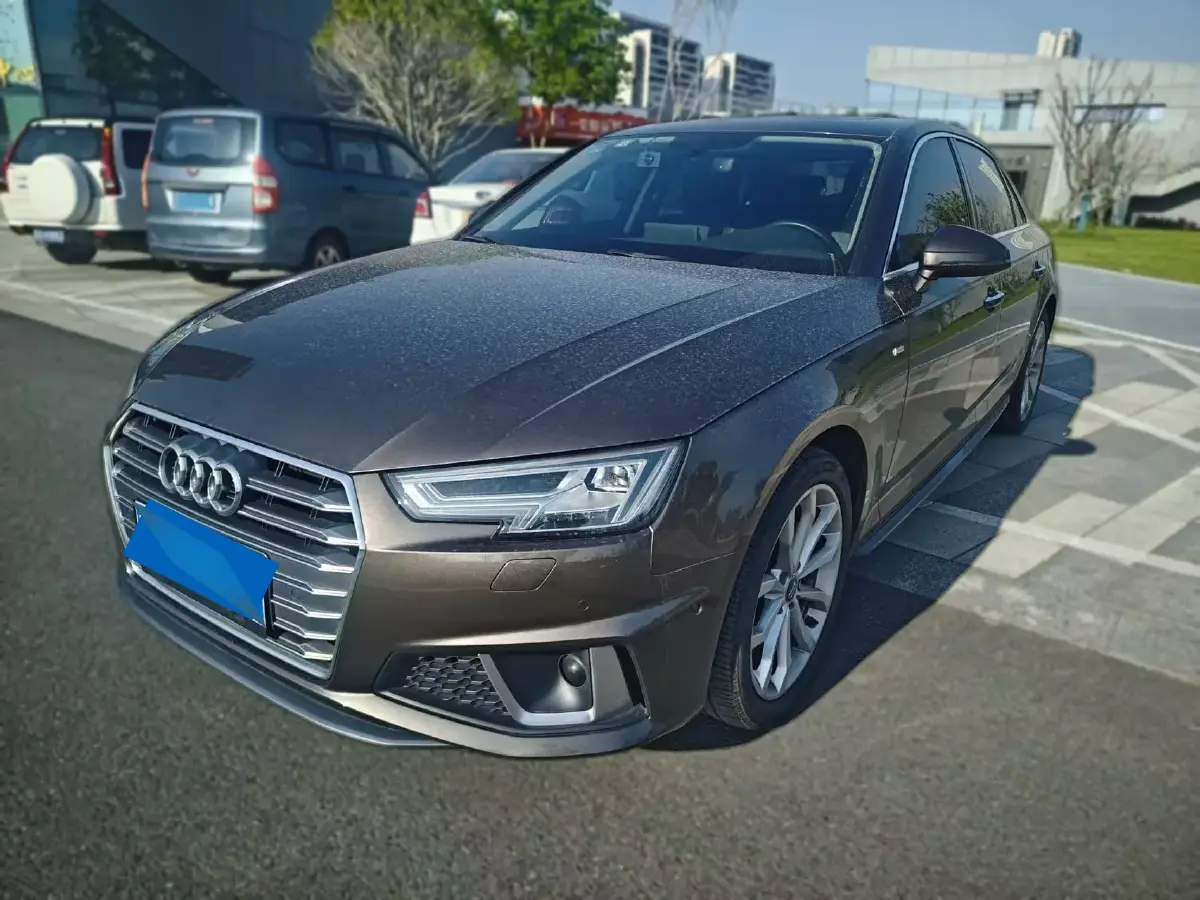2019 Audi A4L 2.0T 190HP L4 7DCT