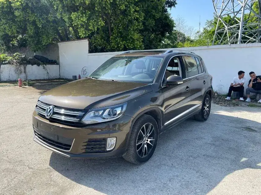 2015 Volkswagen Tiguan 2.0T 200HP L4 6AT