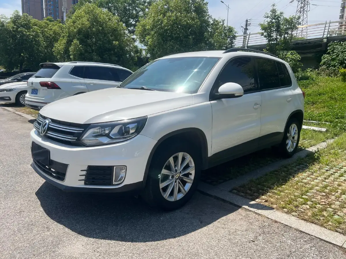 2015 Volkswagen Tiguan 1.8T 160HP L4 6MT