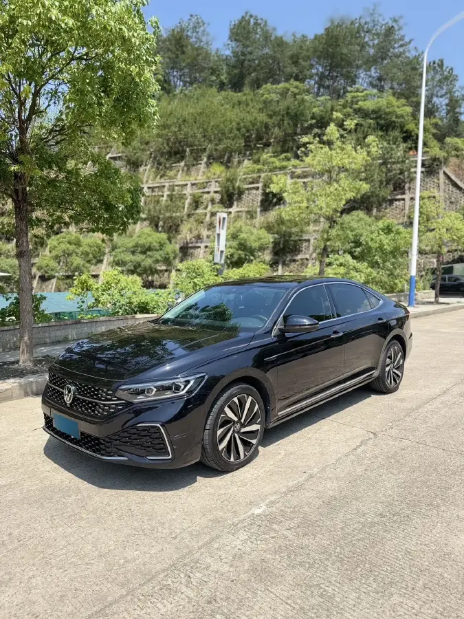 2022 Volkswagen Passat 2.0T 186HP L4 7DCT