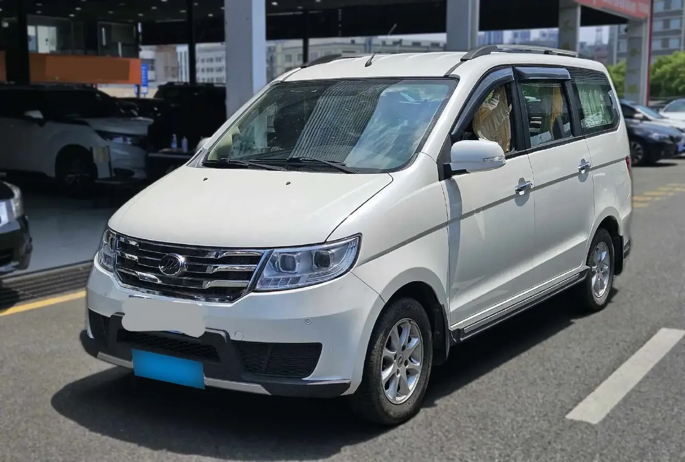 2015 LiFan LeTu 1.5L 109HP L4 5MT 2015 LiFan LeTu 1.5L 109HP L4 5MT