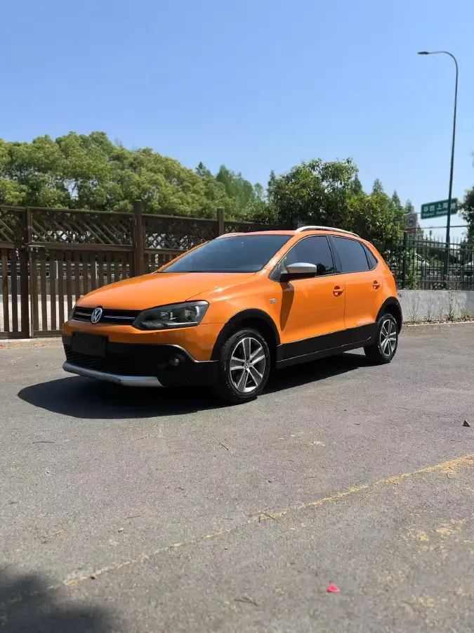 2012 Volkswagen Polo 1.6L 105HP L4 5MT