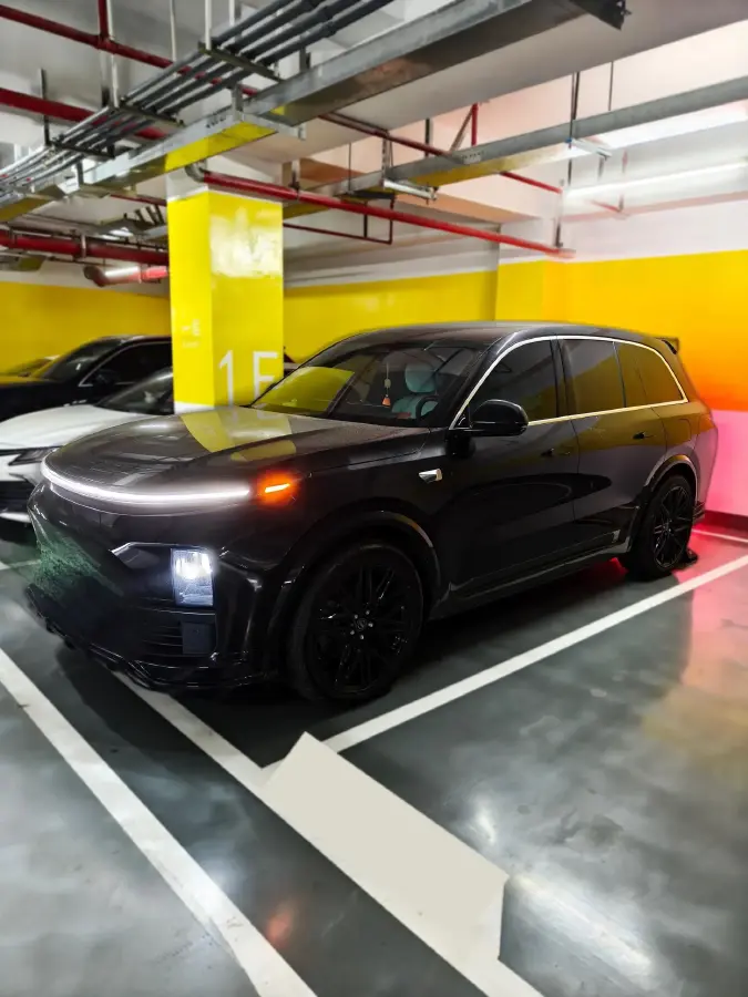 2023 Li L8 Range Extended 154HP REEV 40.9KWH