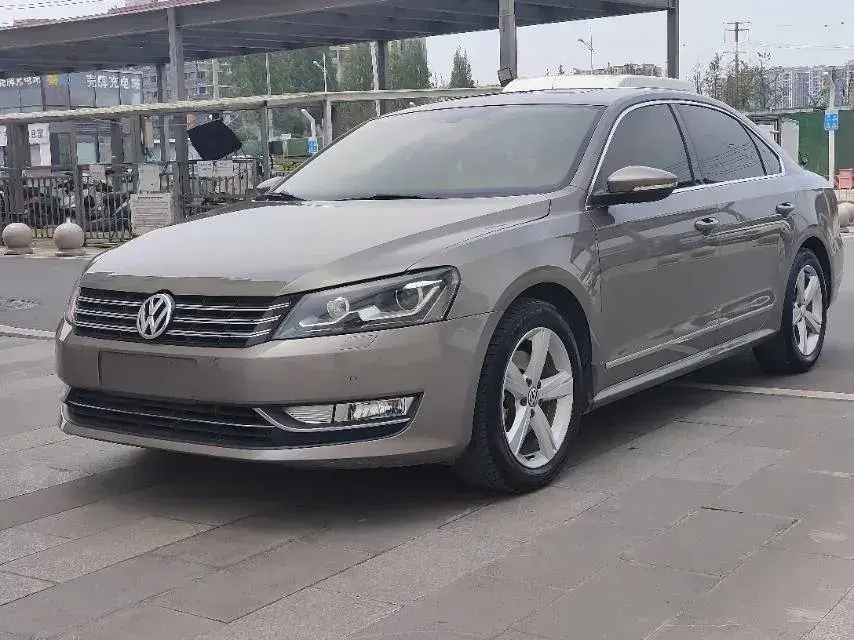 2011 Volkswagen Passat 2.0T 200HP L4 6DCT