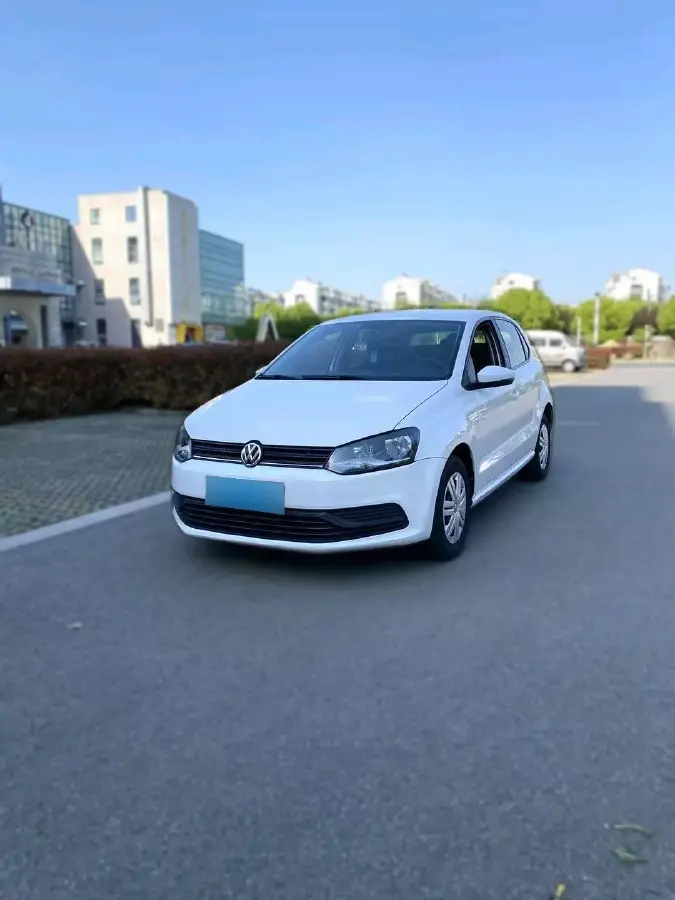 2016 Volkswagen Polo 1.4L 90HP L4 6AT