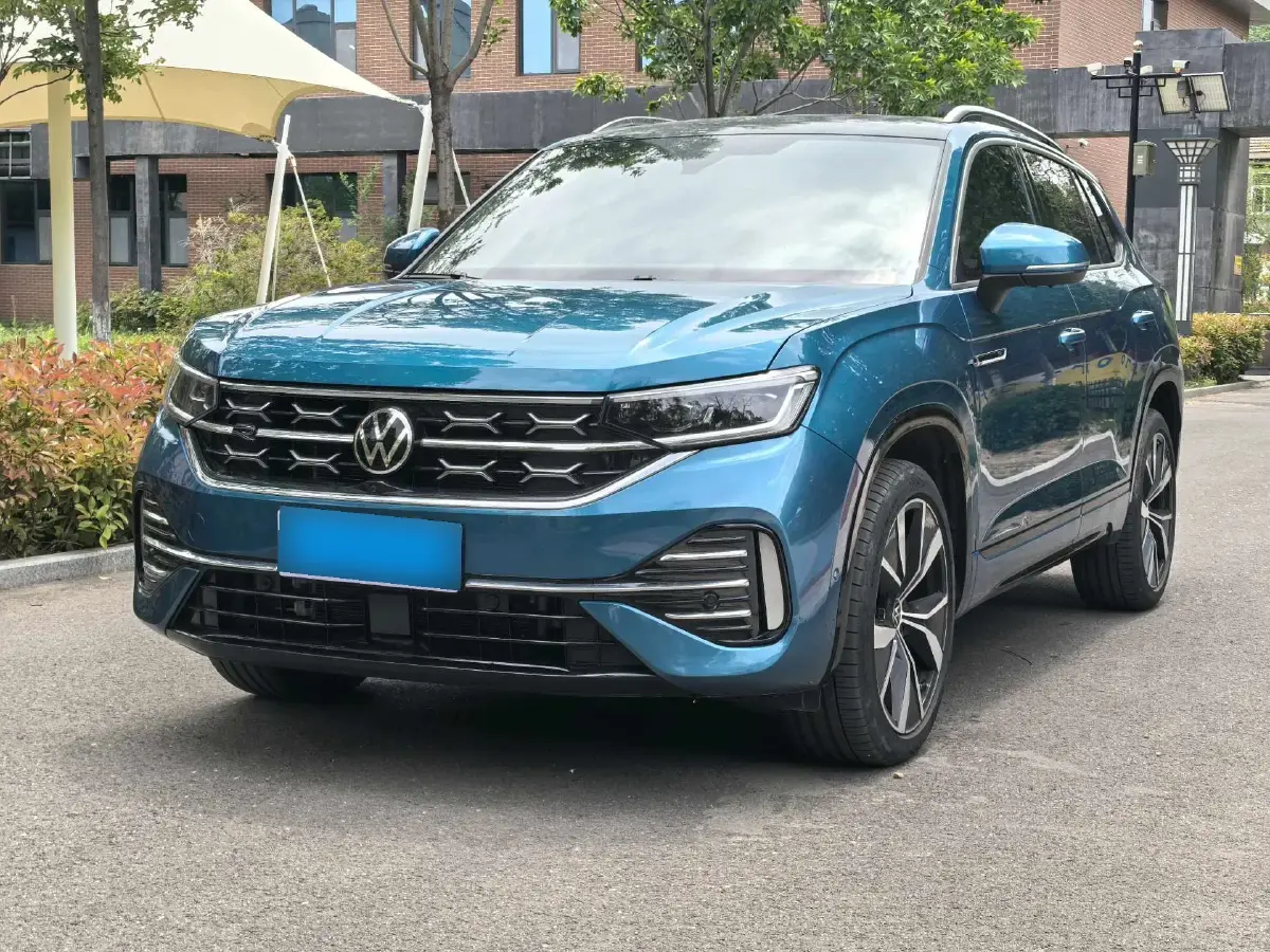 2023 Volkswagen Tayron 2.0T 220HP L4 7DCT