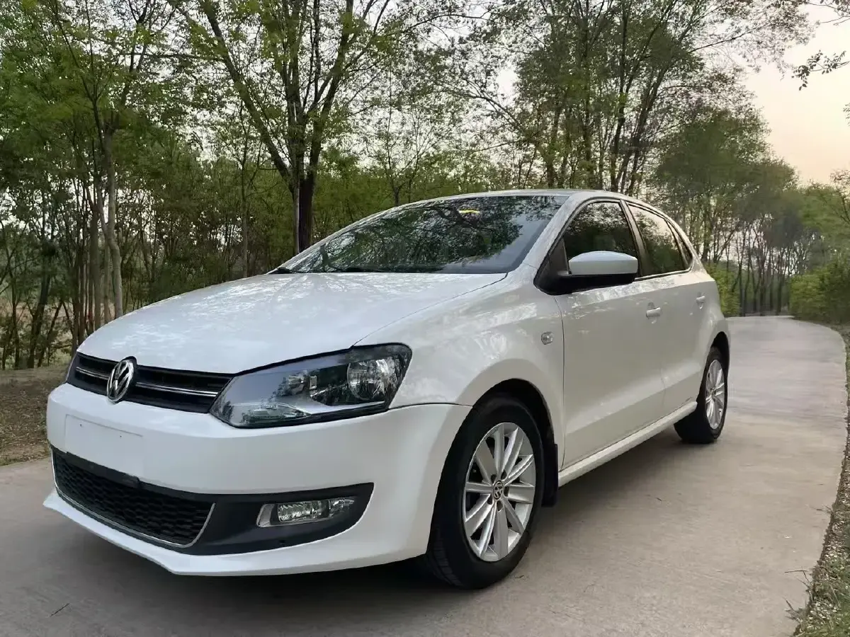 2011 Volkswagen Polo 1.4L 86HP L4 6AT