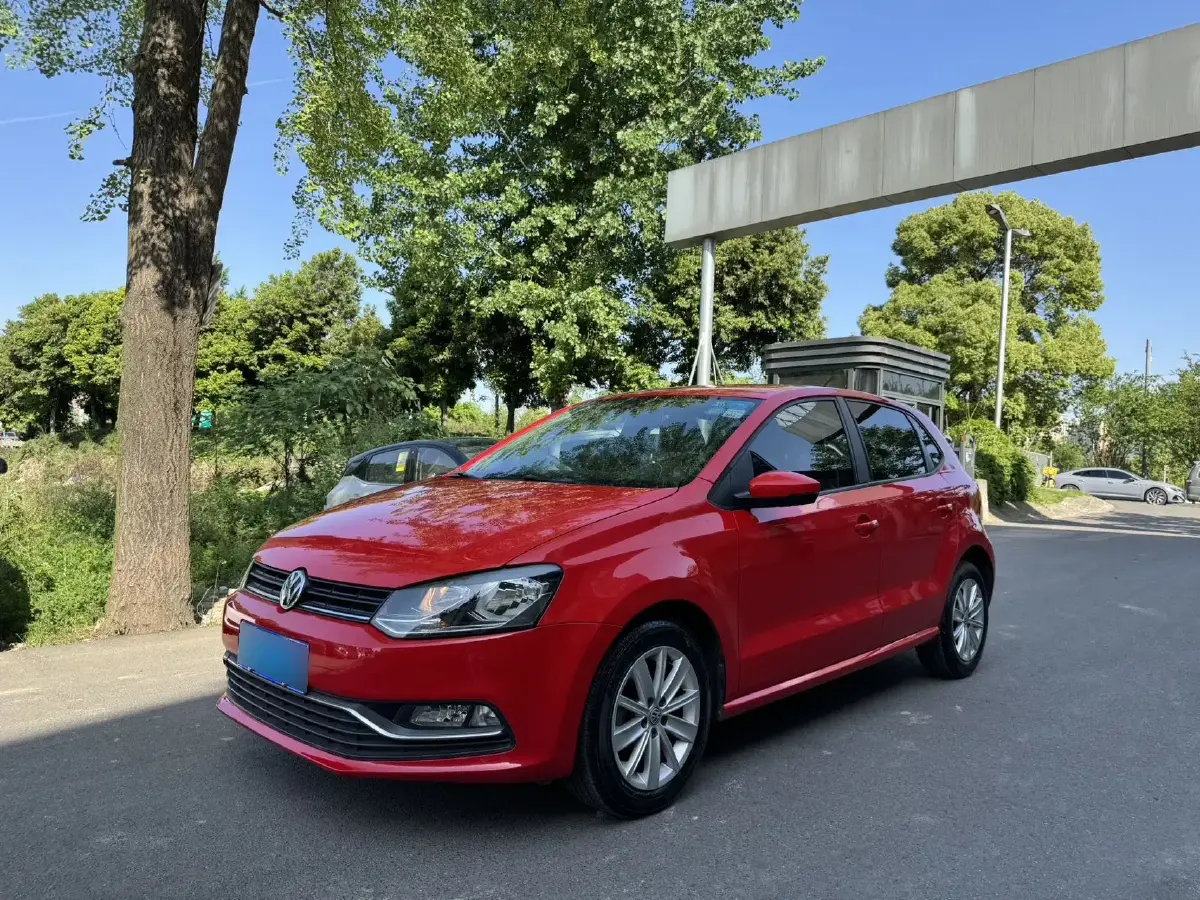 2014 Volkswagen Polo 1.6L 110HP L4 6AT