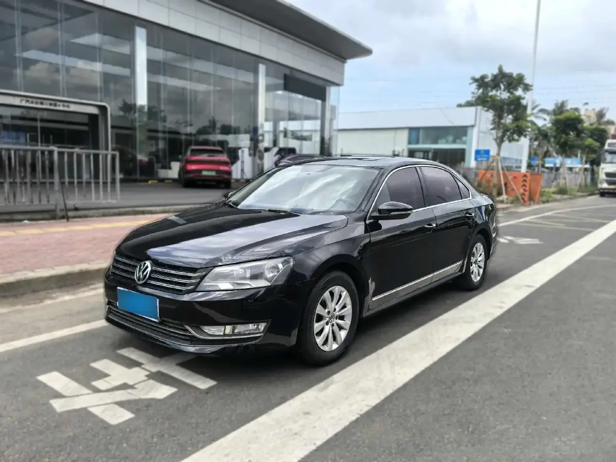 2011 Volkswagen Passat 1.4T 131HP L4 7DCT