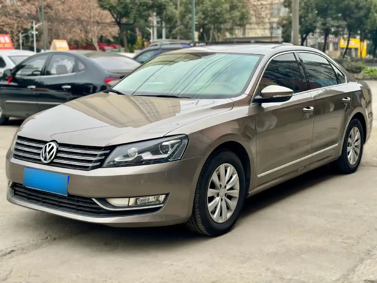 2015 Volkswagen Passat 1.8T 160HP L4 7DCT