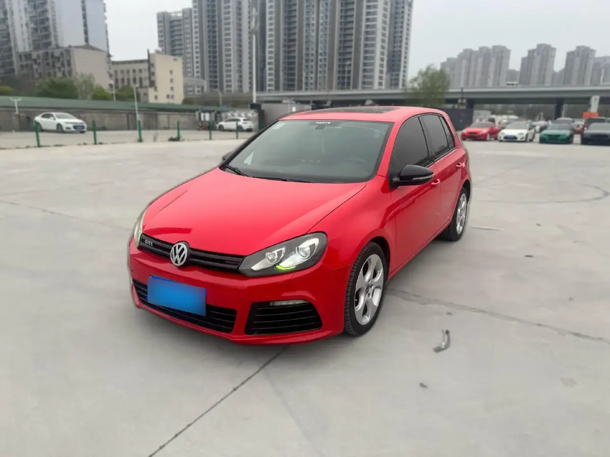 2010 Volkswagen GolfGTI 2.0T 200HP L4 6DCT