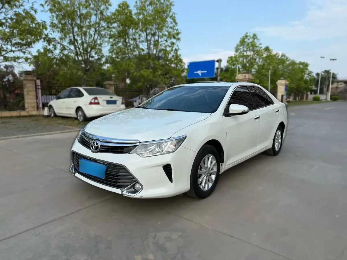 2015 Toyota Camry 2.0L 167HP L4 6AT