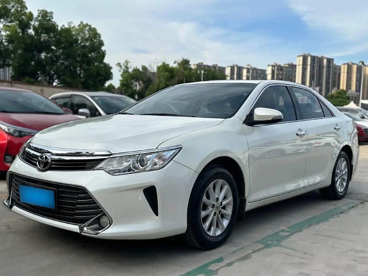 2015 Toyota Camry 2.0L 167HP L4 6AT