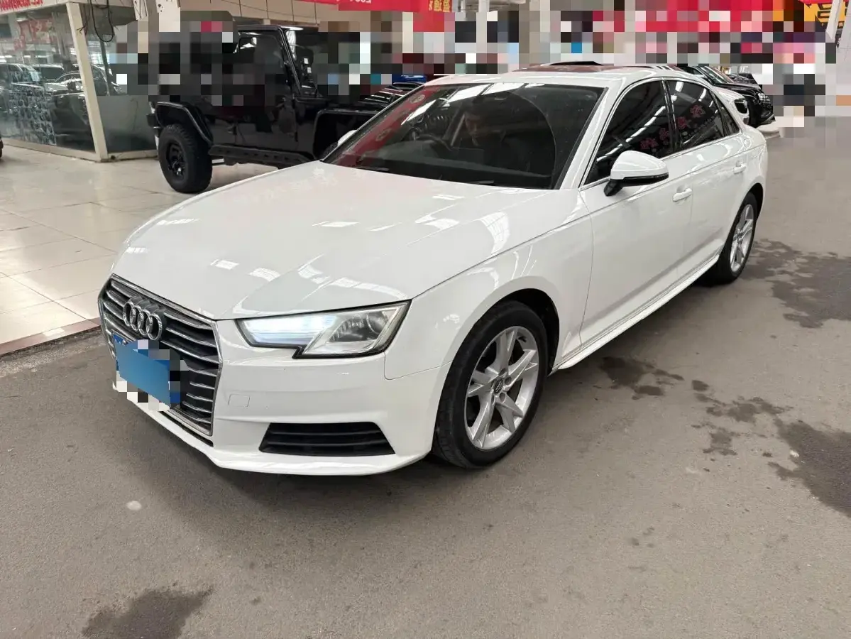2017 Audi A4L 2.0T 190HP L4 7DCT