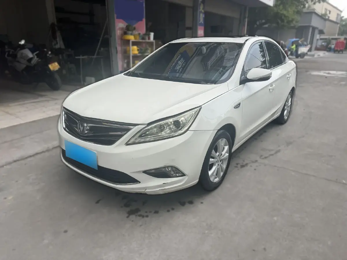 2014 ChangAn Eado 1.6L 125HP L4 5MT