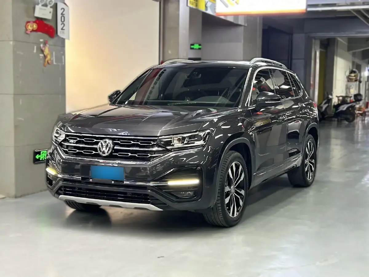 2019 Volkswagen Tayron 2.0T 220HP L4 7DCT