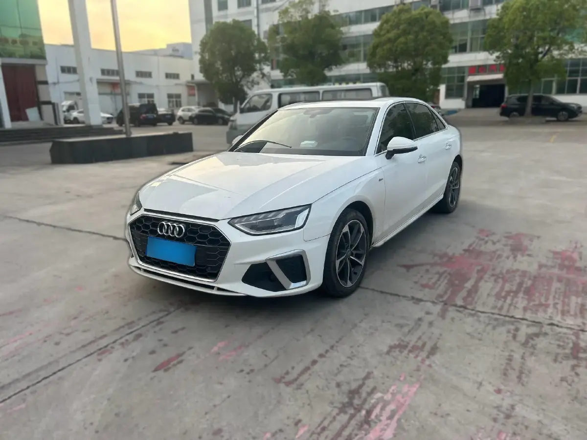 2020 Audi A4L 2.0T 150HP L4 7DCT