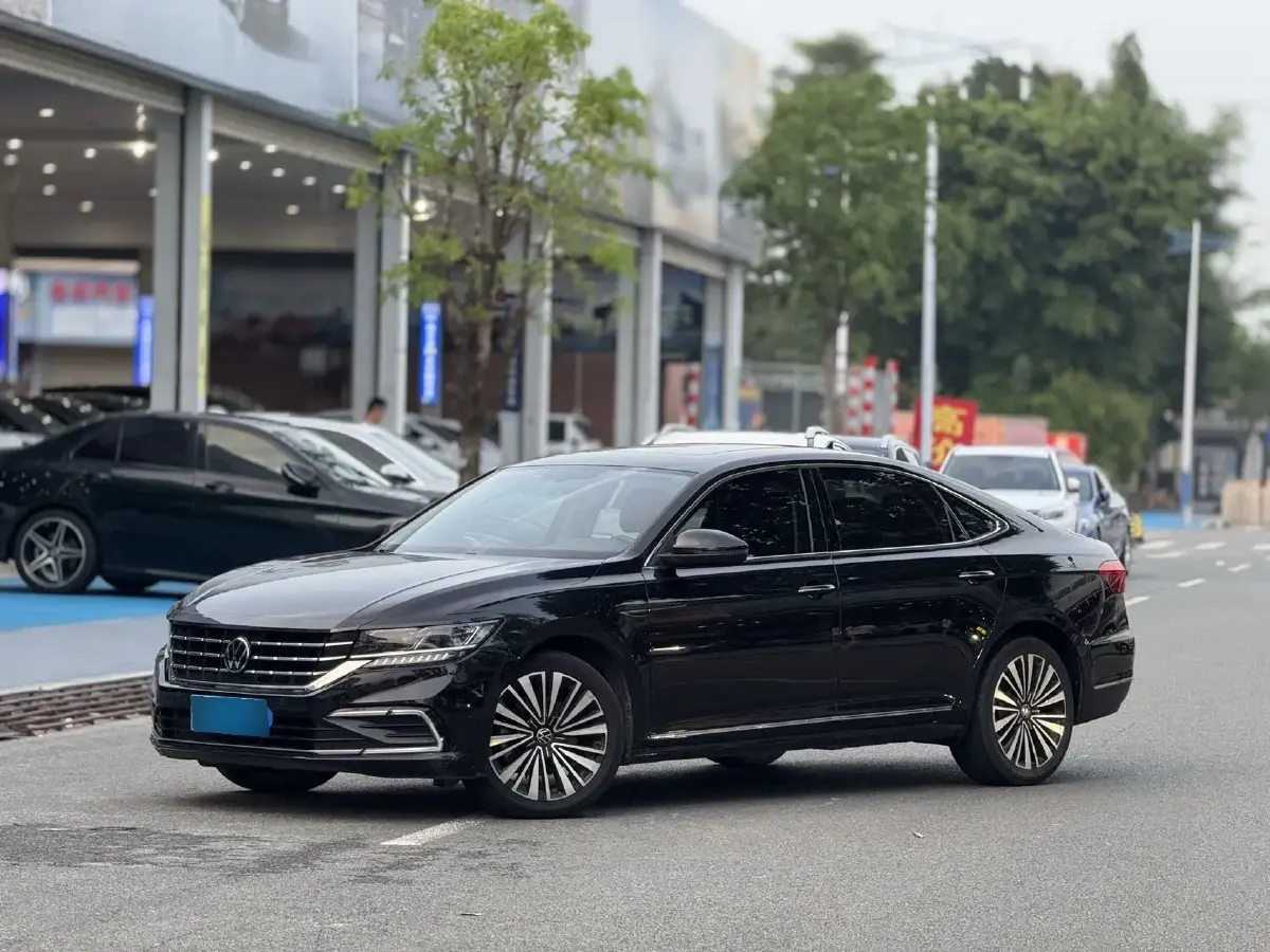 2021 Volkswagen Passat 2.0T 186HP L4 7DCT