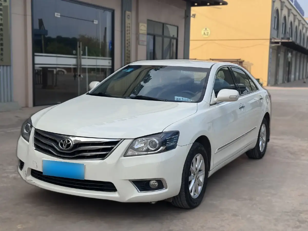 2013 Toyota Camry 2.0L 147HP L4 4AT