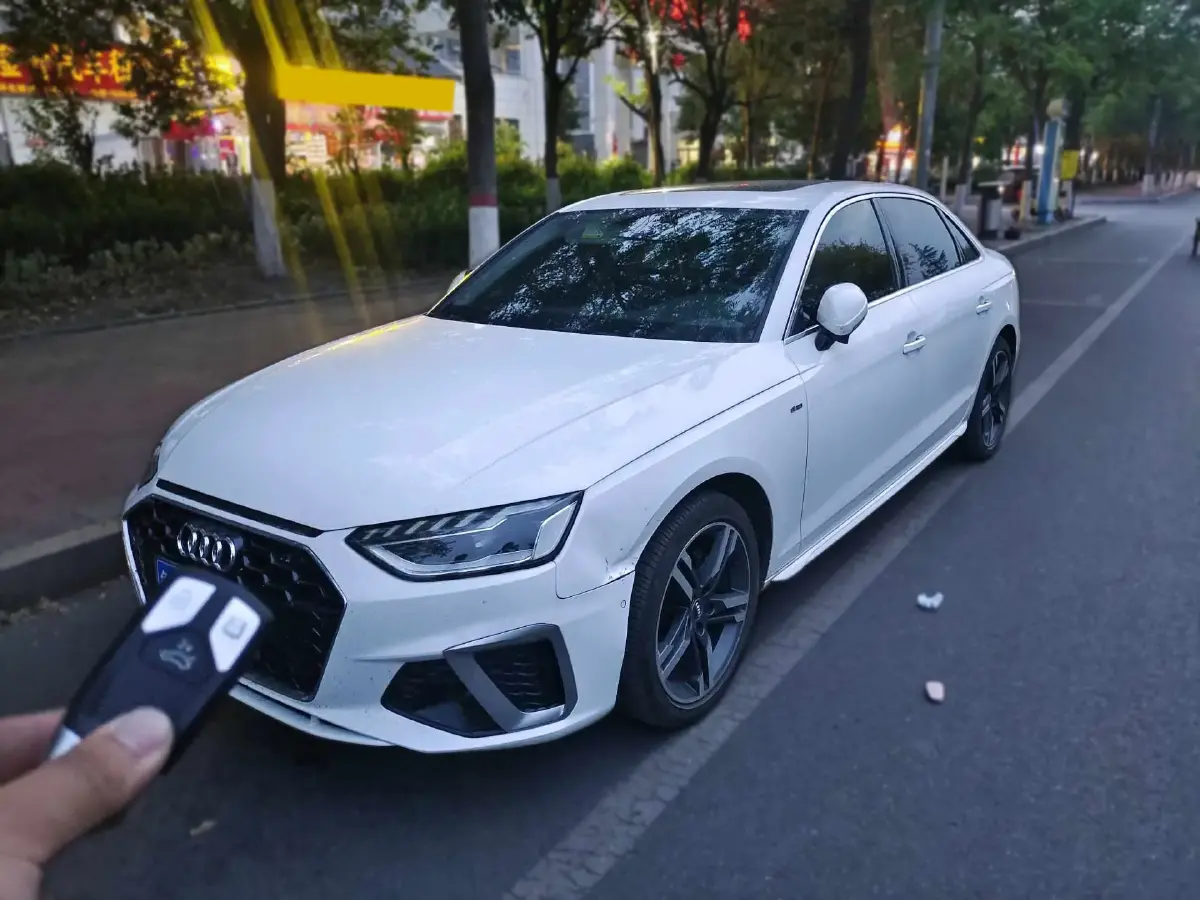 2020 Audi A4L 2.0T 190HP L4 7DCT